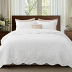 Quilts Queen Size - Bright White Bedspread Queen Size & Lightweight Comforter, Modern Coverlet with Clover Pattern, Ultra Soft All-Season Bedding, 90 x 96 Inches | Stitch-Free Quilting, Lightweight, Summer Bedding Set, Machine Washable, Pet-Friend